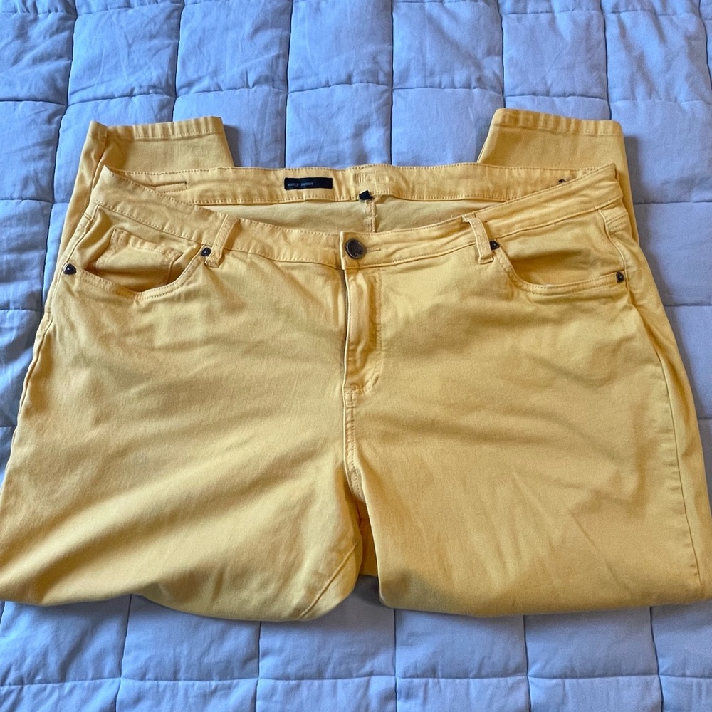 KUT fun yellow pants!